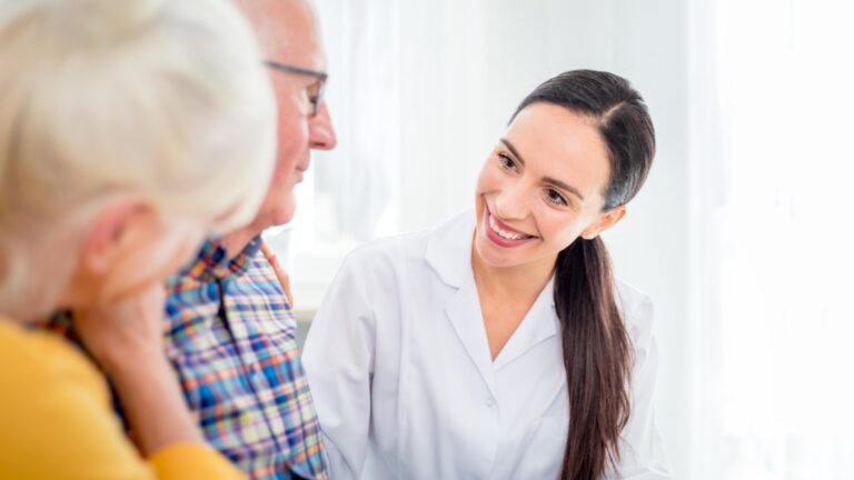 mutuelle pour senior avec garanties santé essentielles en 2026
